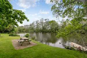Lakeside Gardens- click for photo gallery
